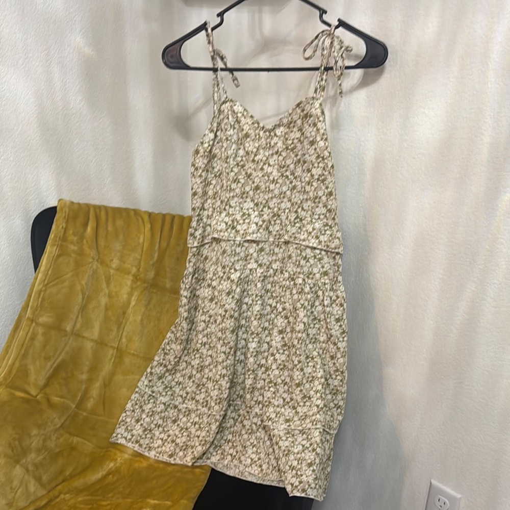 Simple Floral Mini Dress - Cream and Green